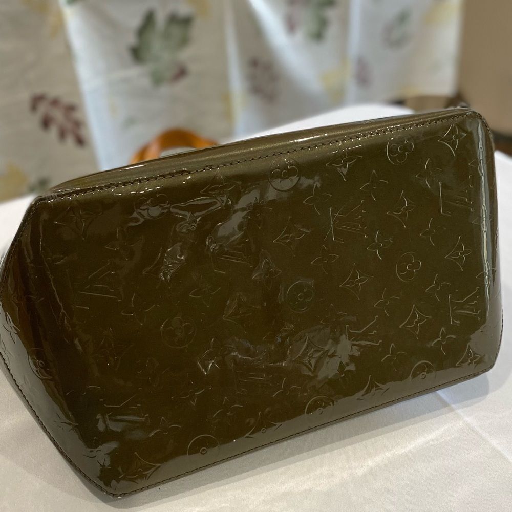 Louis Vuitton Bellevue Handbag Monogram Vernis PM Green - Picture 6 of 11